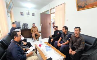 Proses pencocokan data pemilih yang dilakukan ‎Bawaslu dan Kip Aceh Besar 